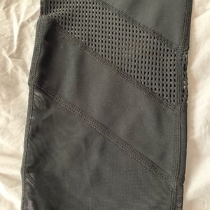 Like new Zella cropped yoga pants